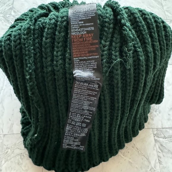 NEW Topshop Pompon Acrylic hat - Picture 3 of 4